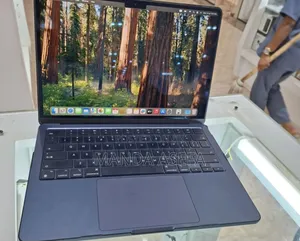 Photo - New Laptop Apple MacBook Air 2022 M2 8GB Apple M2 SSD 256GB