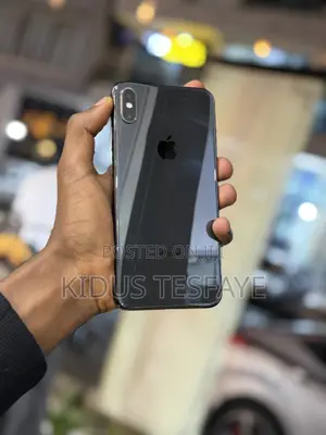 Photo - Apple iPhone XS Max 64 GB Black