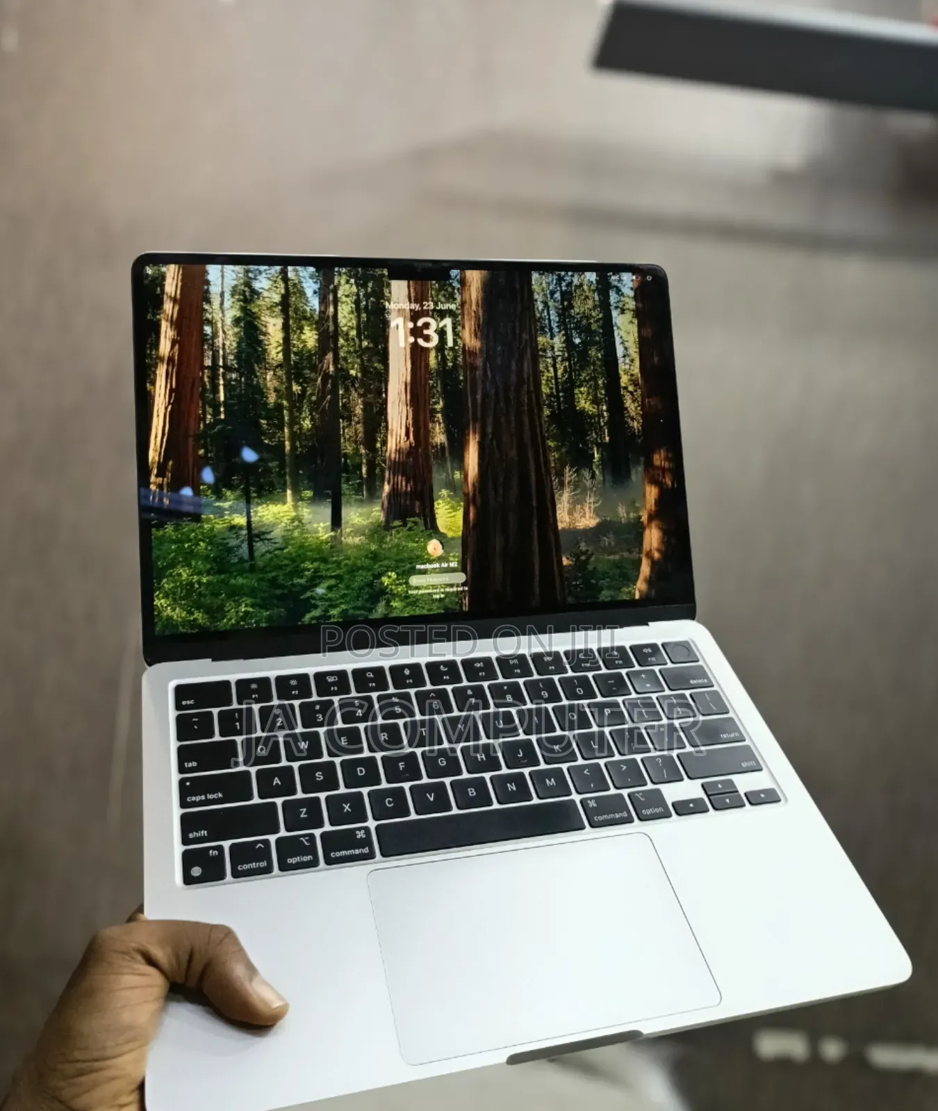 New Laptop Apple MacBook Air 2020 M1 8GB Apple M1 SSD 256GB