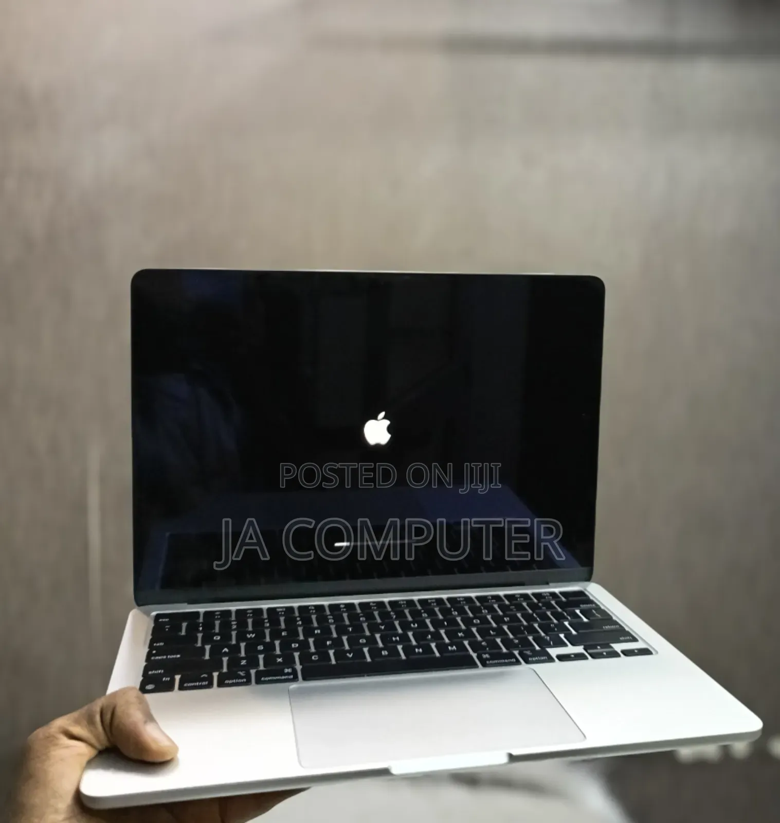 New Laptop Apple MacBook Air 2020 M1 8GB Apple M1 SSD 256GB