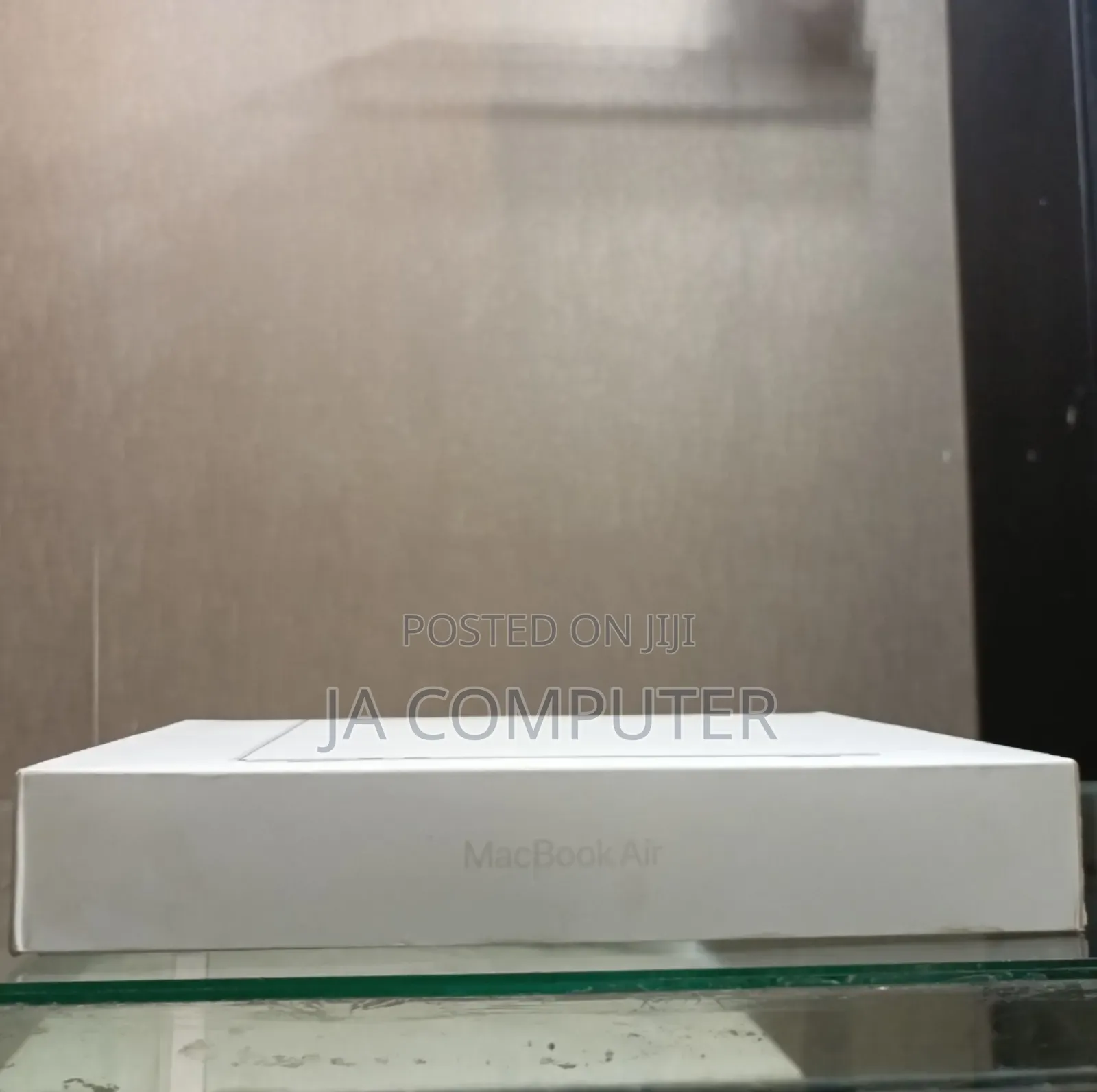 New Laptop Apple MacBook Air 2020 M1 8GB Apple M1 SSD 256GB