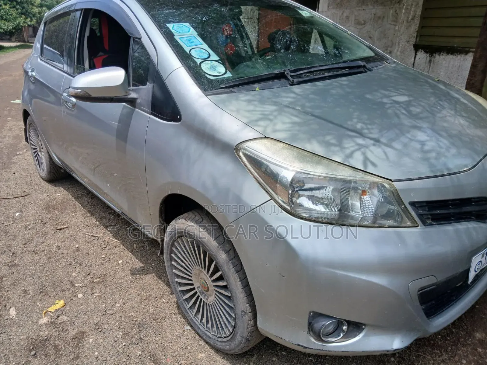 Toyota Yaris 2012 Silver