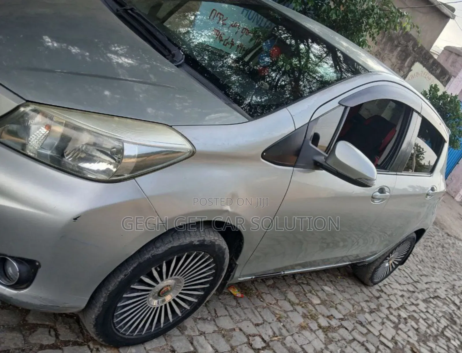 Toyota Yaris 2012 Silver