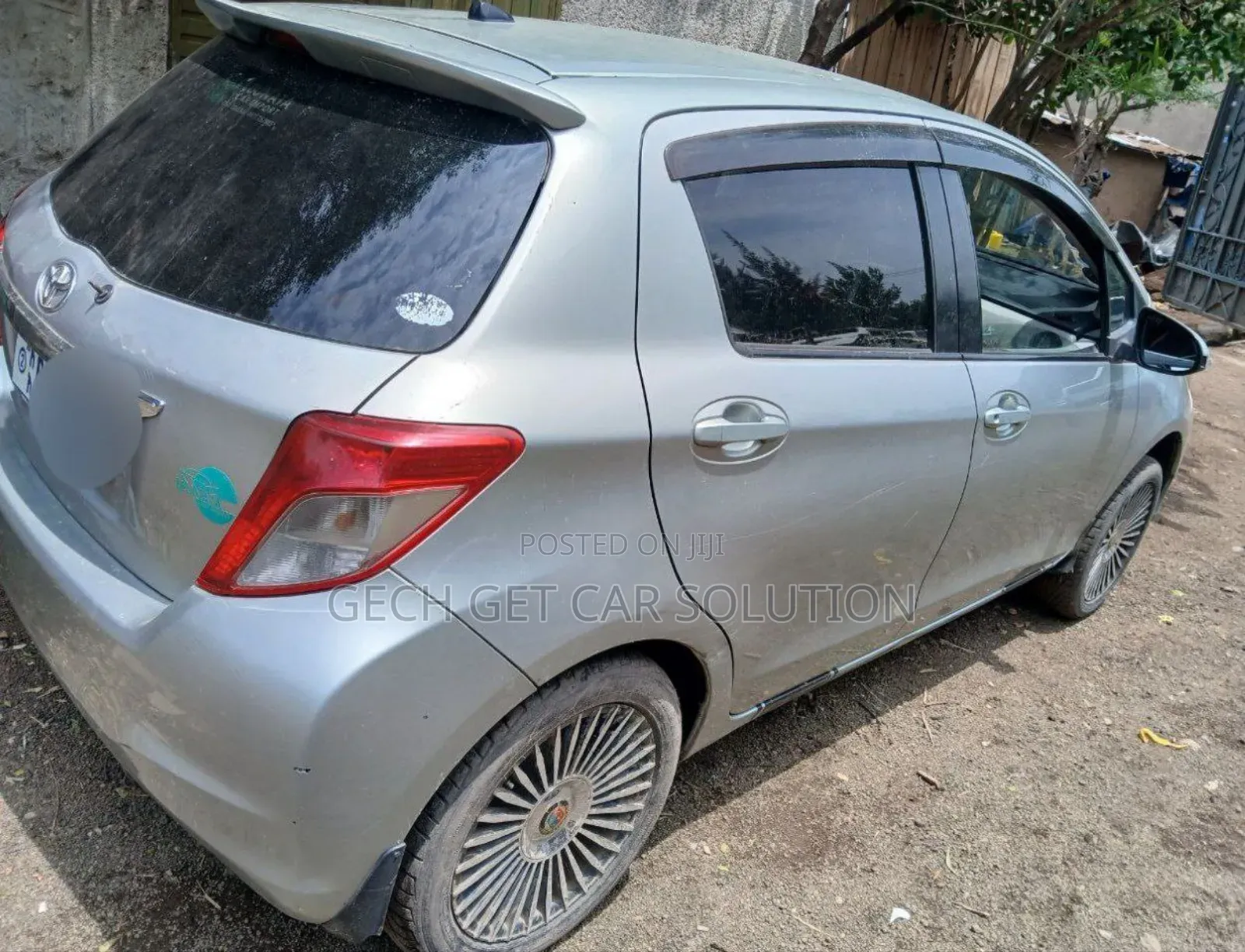 Toyota Yaris 2012 Silver
