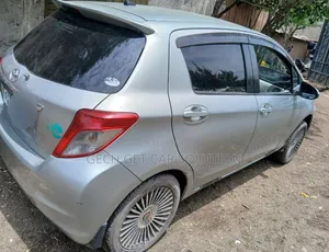 Toyota Yaris 2012 Silver
