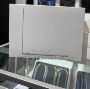 Photo - New Laptop Apple MacBook Air 16GB Apple M4 SSD 256GB