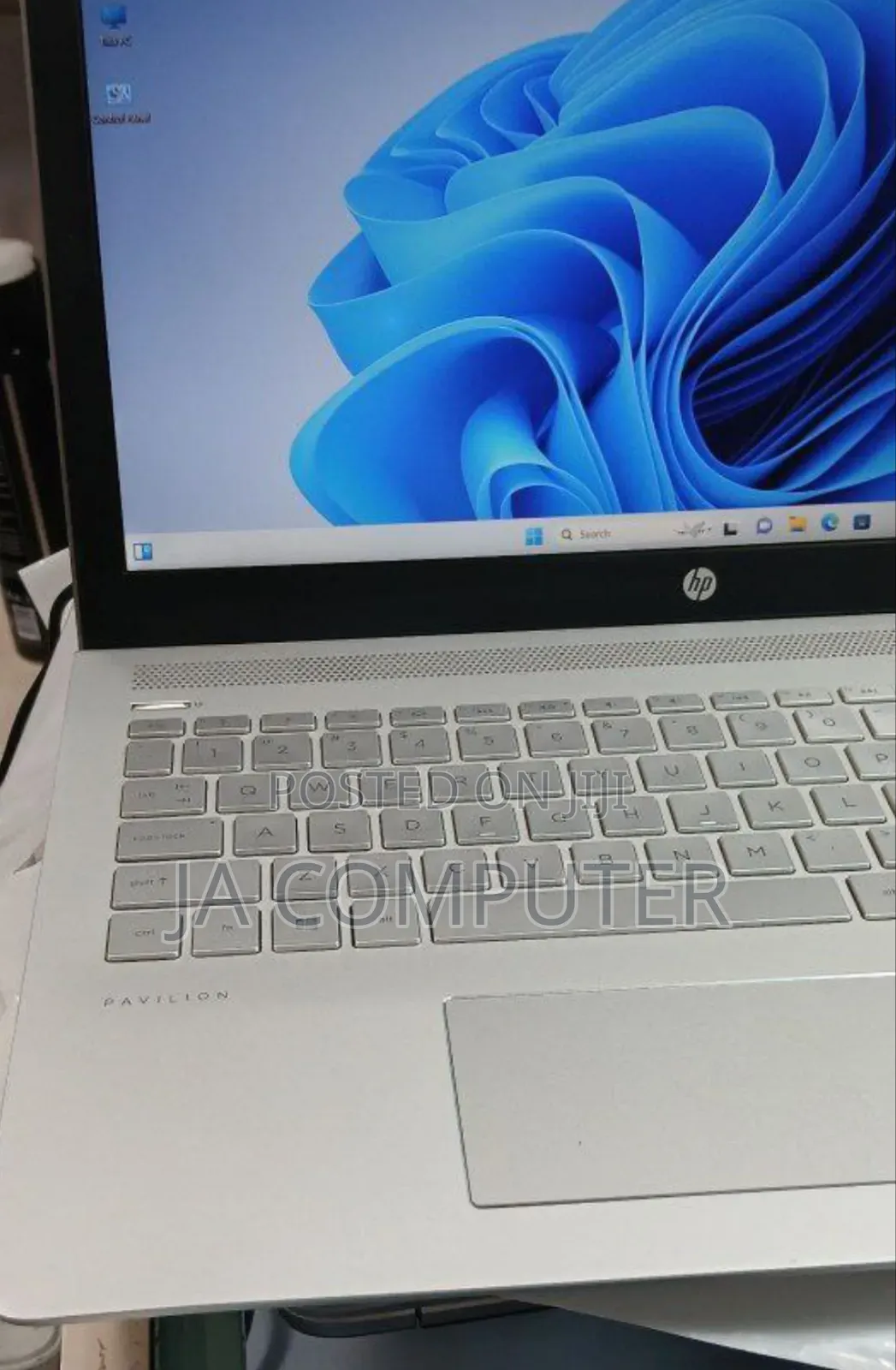 New Laptop HP Pavilion 15 8GB Intel Core I7 SSHD (Hybrid) 1.5T