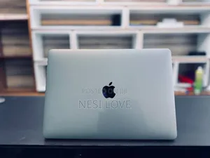 New Laptop Apple MacBook Pro 2017 8GB Intel Core I5 SSD 256GB