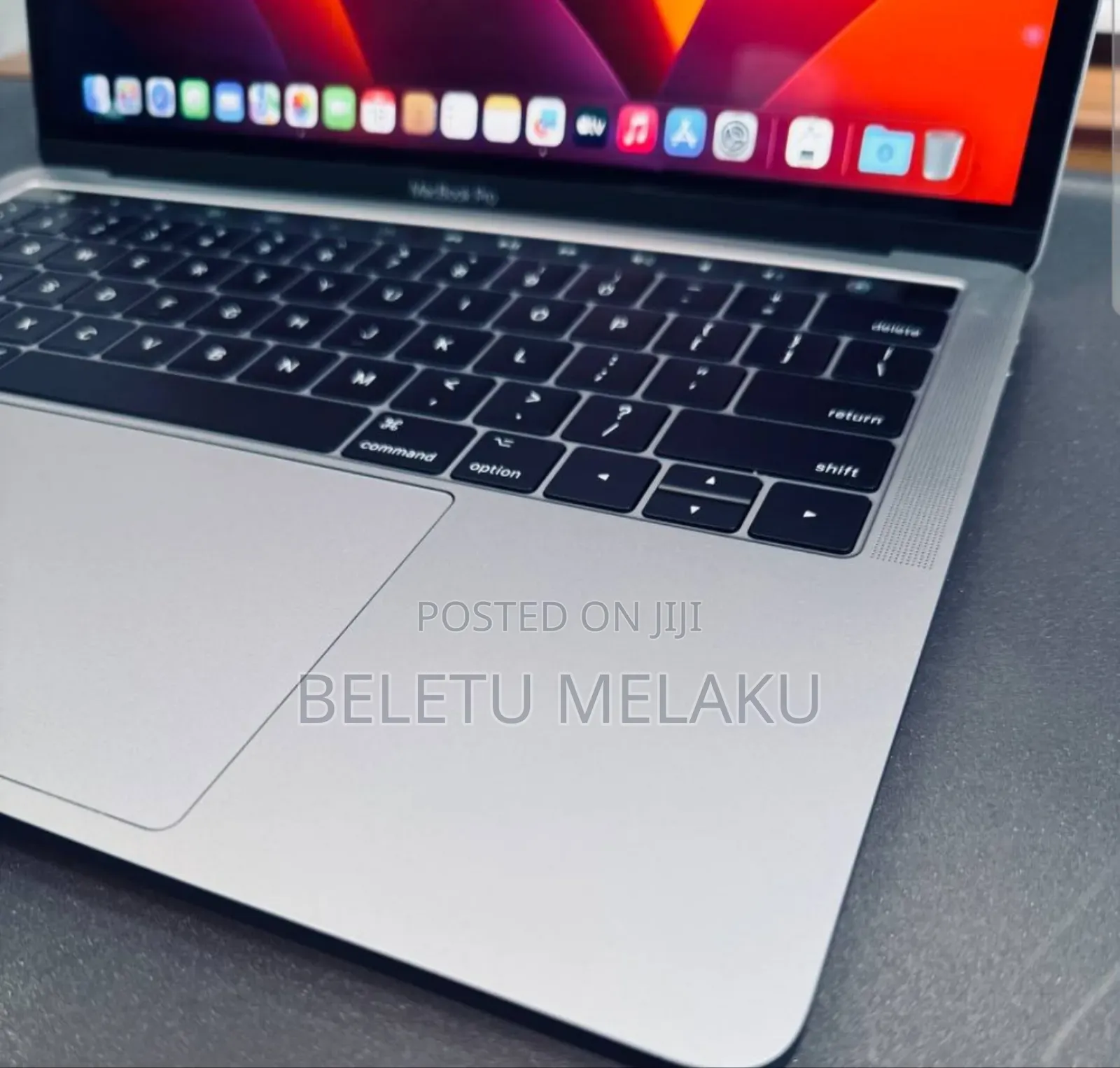 New Laptop Apple MacBook Pro 2017 8GB Intel Core I5 SSD 256GB