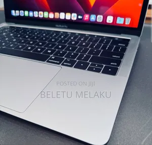 New Laptop Apple MacBook Pro 2017 8GB Intel Core I5 SSD 256GB