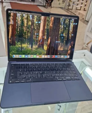 New Laptop Apple MacBook Air 2022 M2 8GB Intel Core I5 SSD 256GB