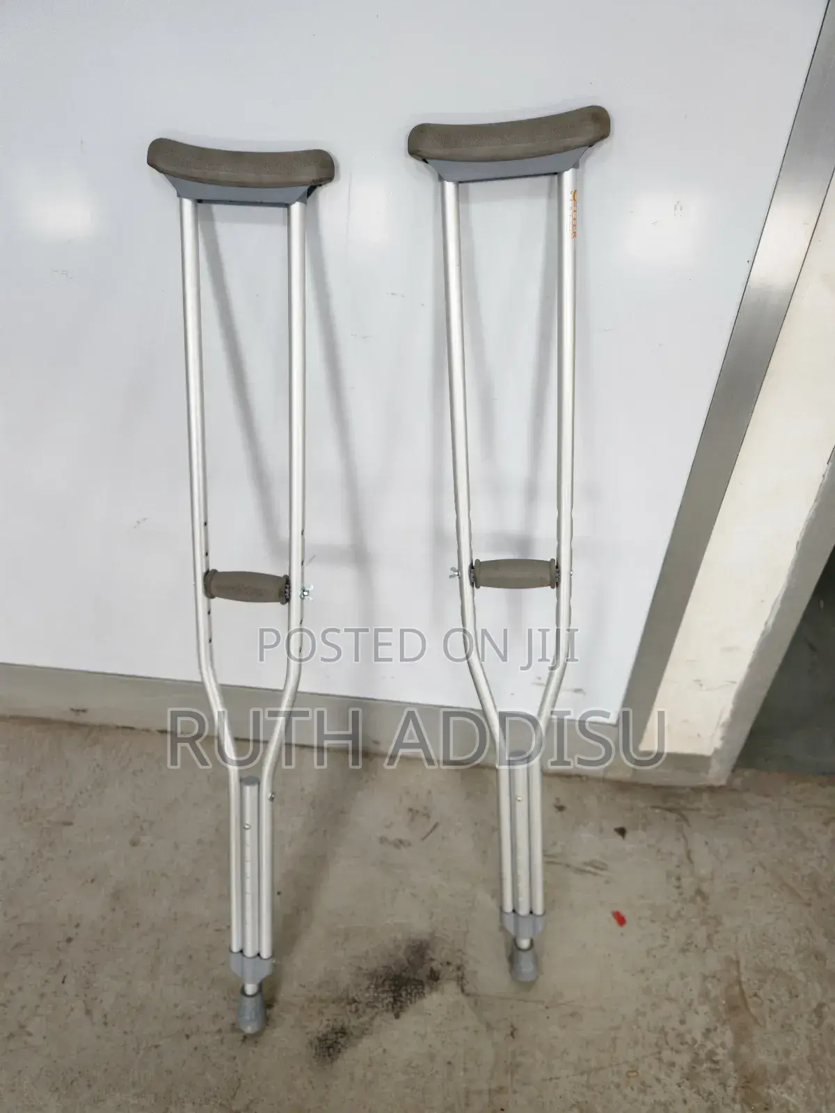Crutches盎司crutches鴦我crutches盎然crutches Medical Two Pairs