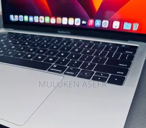 New Laptop Apple MacBook Pro 2017 8GB SSD 256GB