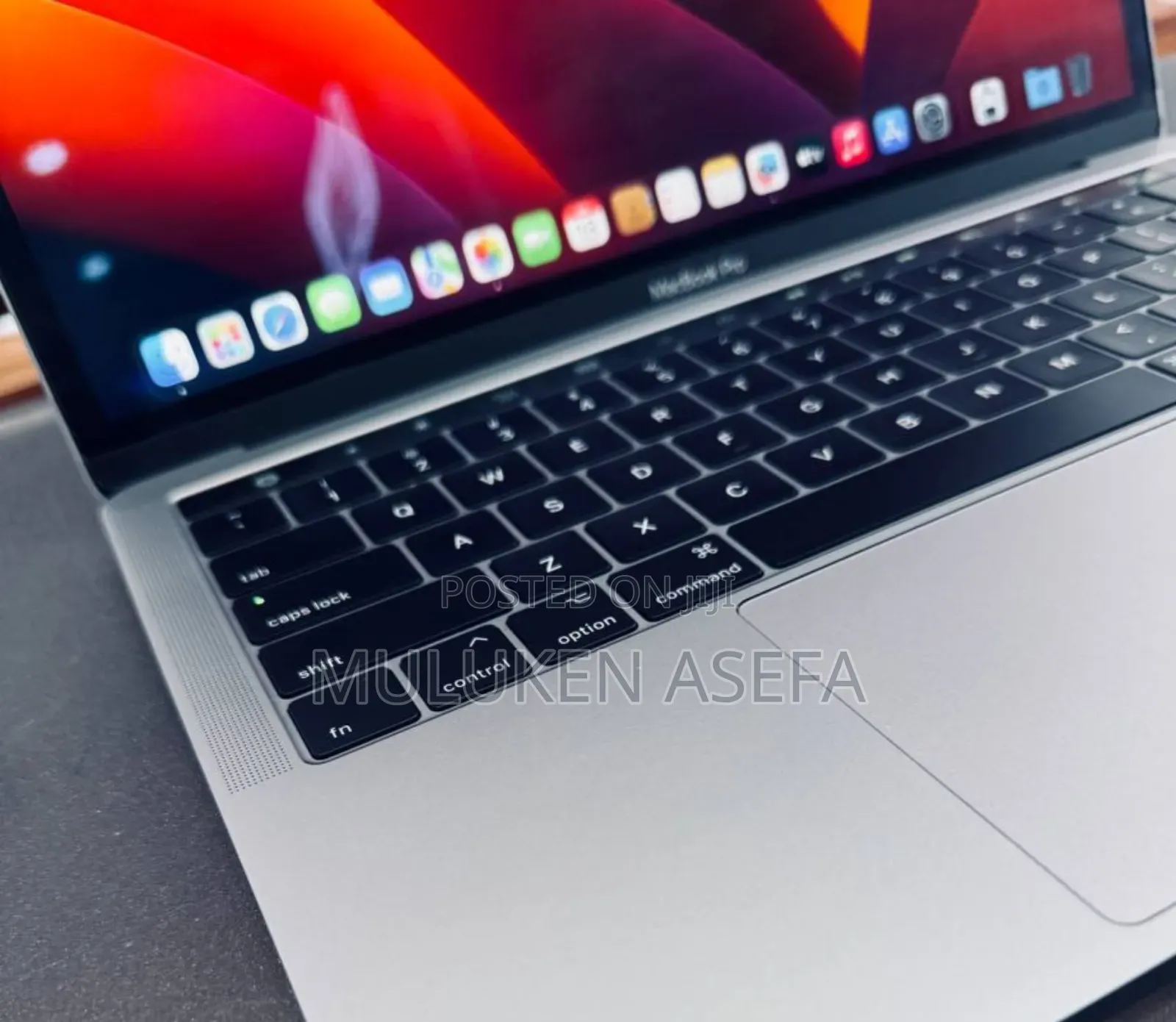 New Laptop Apple MacBook Pro 2017 8GB SSD 256GB