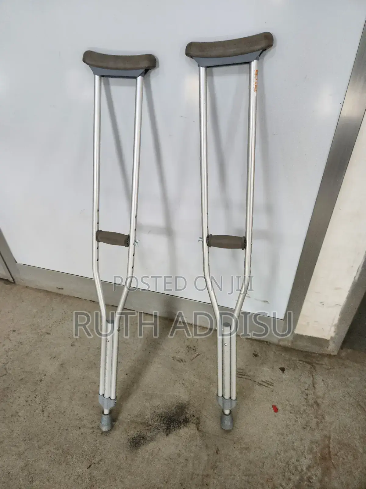 Bilateral Crutches襶我crutches鴦吋crutches袴吋axillary Crutches