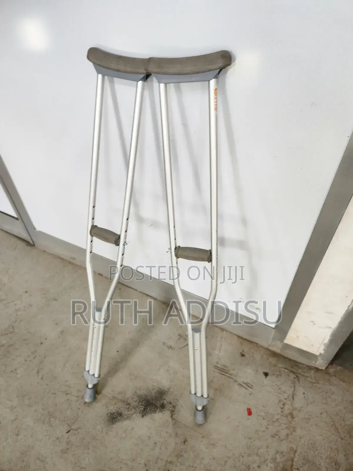 Bilateral Axillary Crutches型式crutches宅院crutches丸及crutches