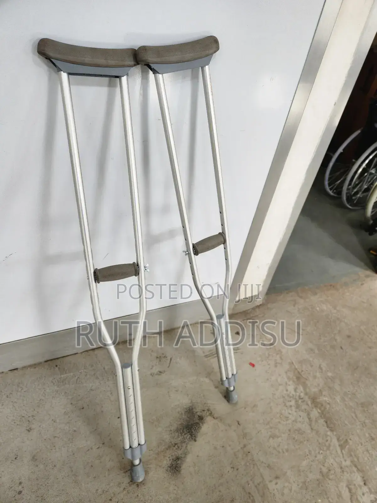 Bilateral Axillary Crutches袸菼crutches獄中crutches褚我crutches