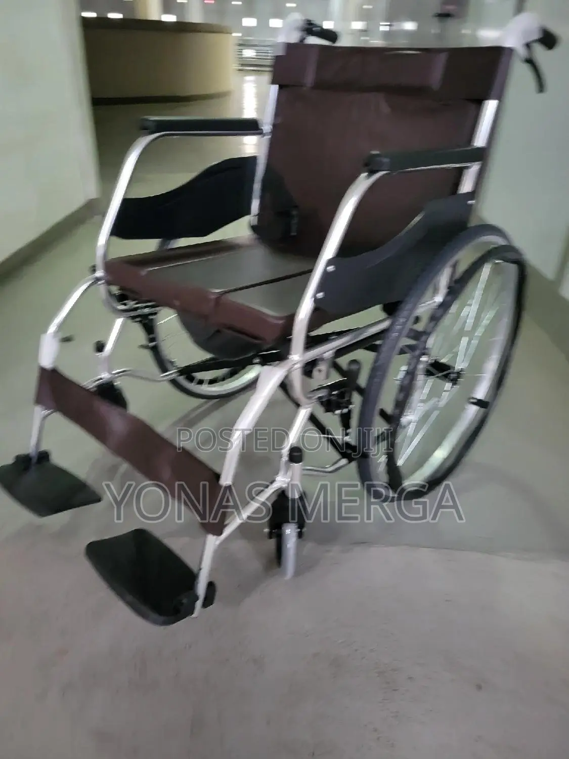 Toilet Wheelchairةةpadded Seat and Arm Rests\\Pot Wheelchair