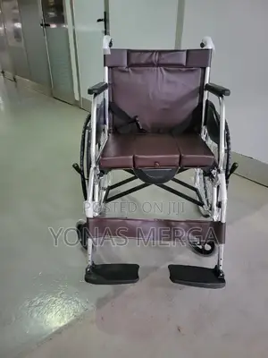 Photo - Toilet Wheelchair伊٦wheelchair\\Backrest,Over Seatسwheelchair