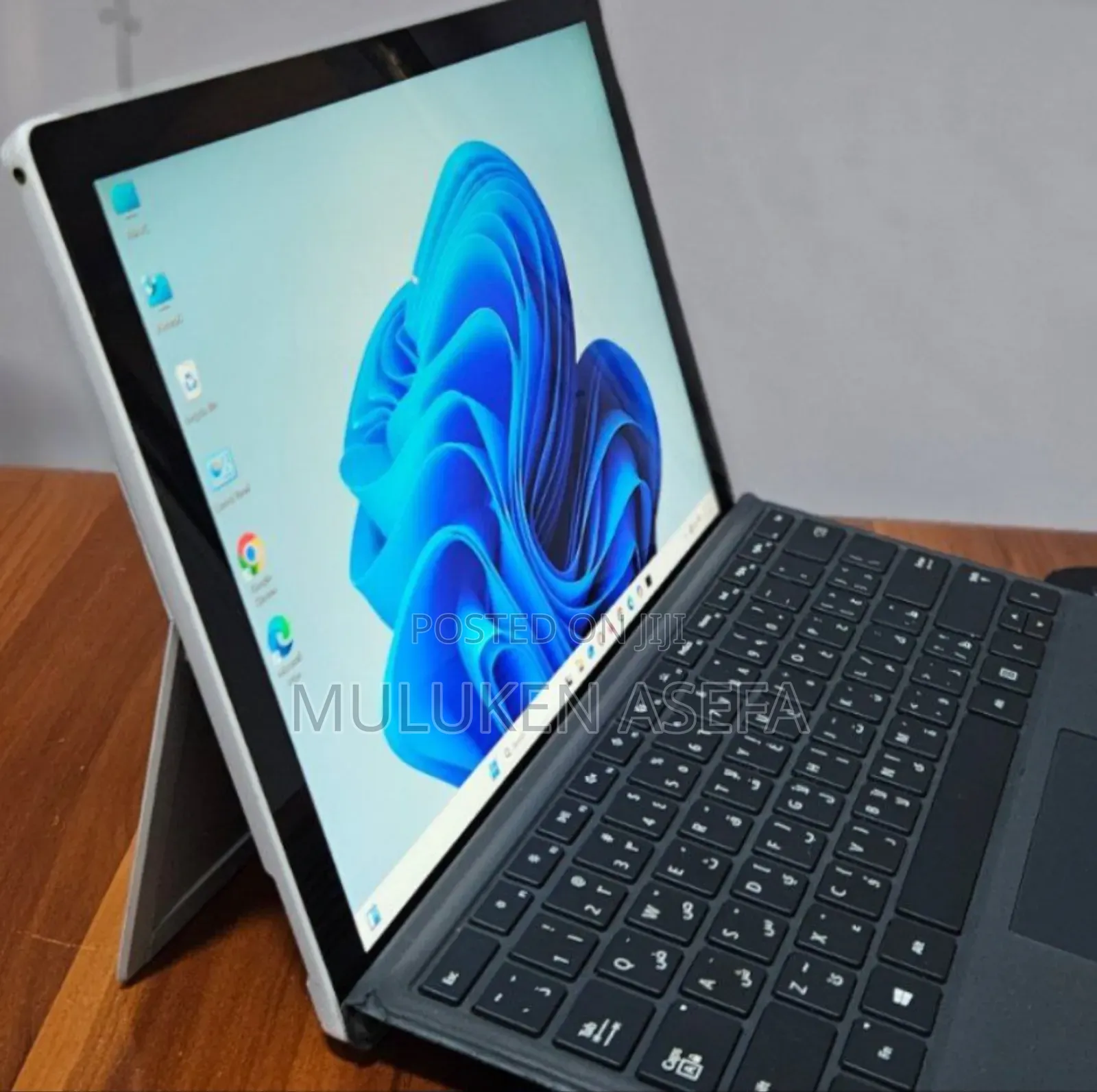 New Laptop Microsoft Surface 8GB Intel Core I5 SSD 128GB