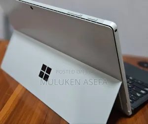 New Laptop Microsoft Surface 8GB Intel Core I5 SSD 128GB