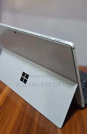 New Laptop Microsoft Surface 8GB Intel Core I5 SSD 1T