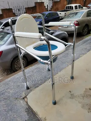 Photo - Toilet Chair٥٥commode Chair Is Ready for Use尤1shower//Bath