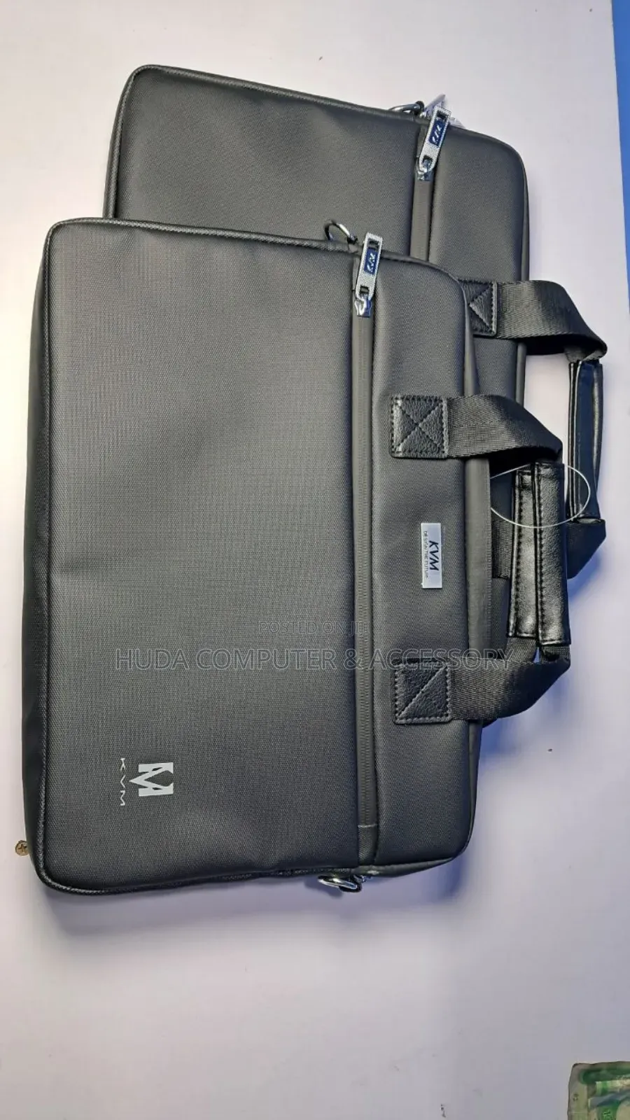 KVM 14-15 Inch Laptop Bag – Sleek, Light Professional!
