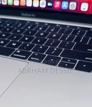 Photo - New Laptop Apple MacBook Pro 2017 8GB SSD 256GB
