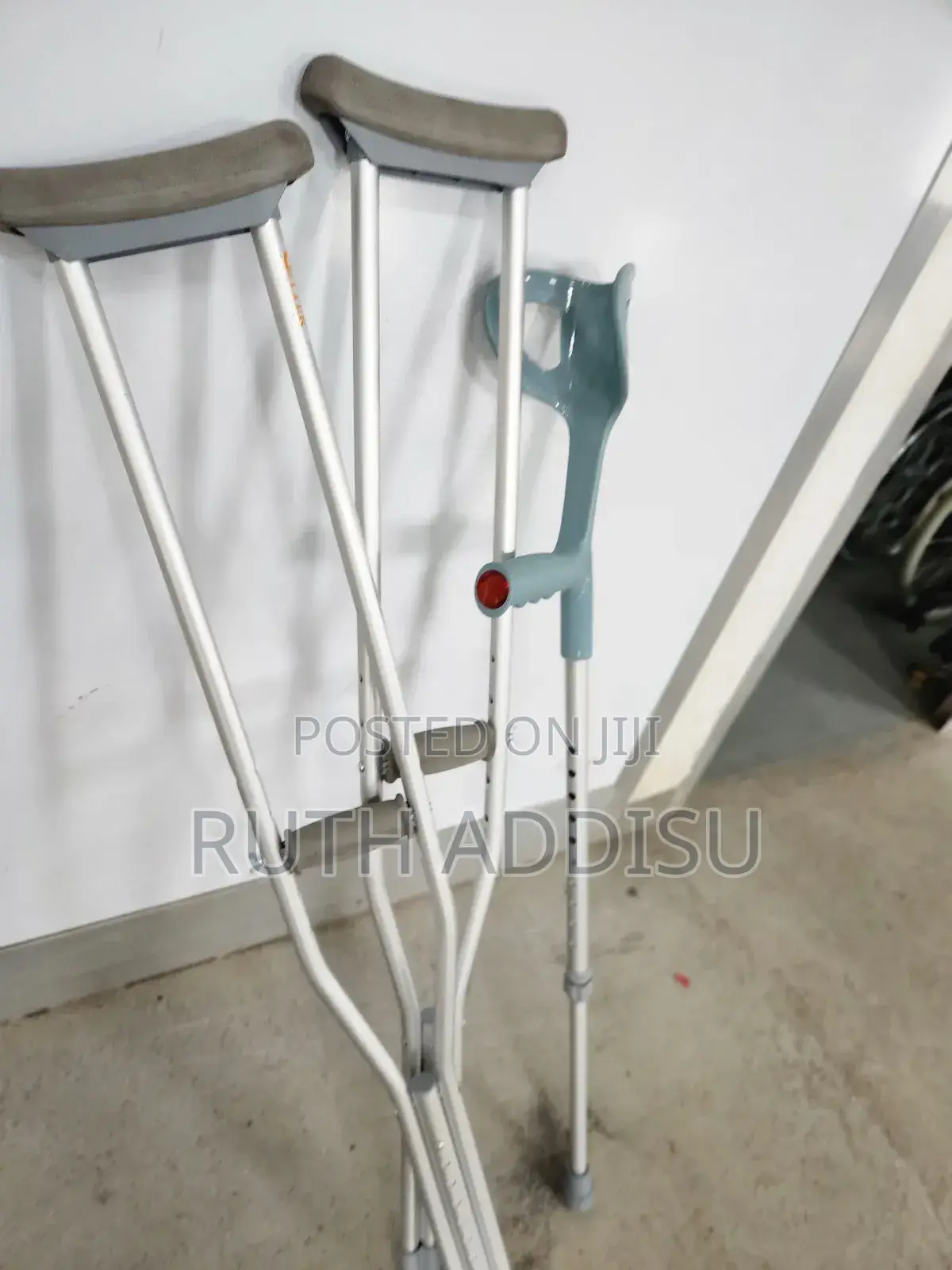 Crutches袸菼crutches達到crutches盎蔽crutches Bilateral Almunium