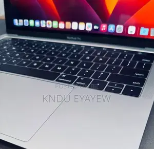 Photo - New Laptop Apple MacBook 8GB Apple M2 SSD 256GB