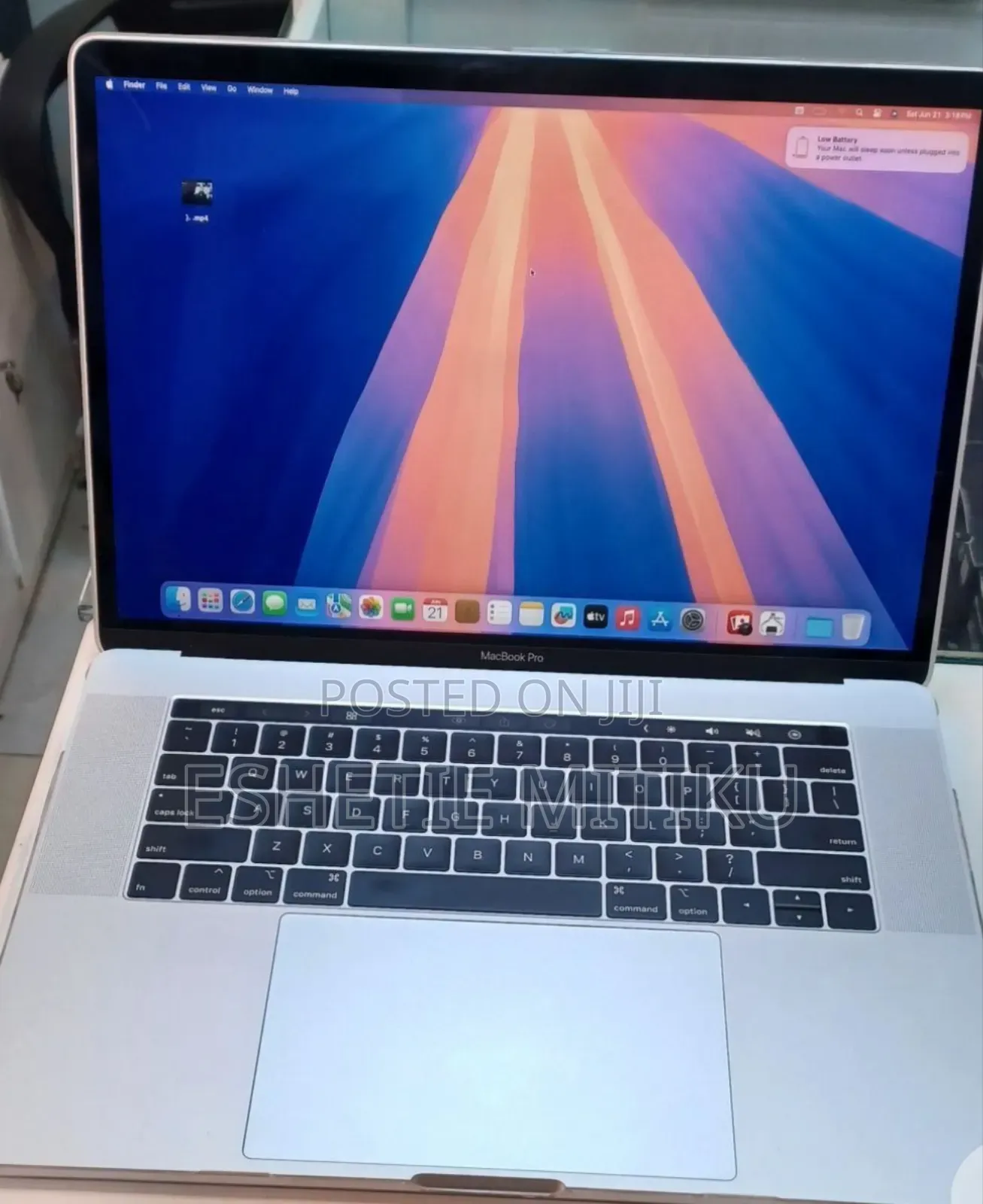 New Laptop Apple MacBook Pro 2018 16GB Intel Core I9 SSD 512GB