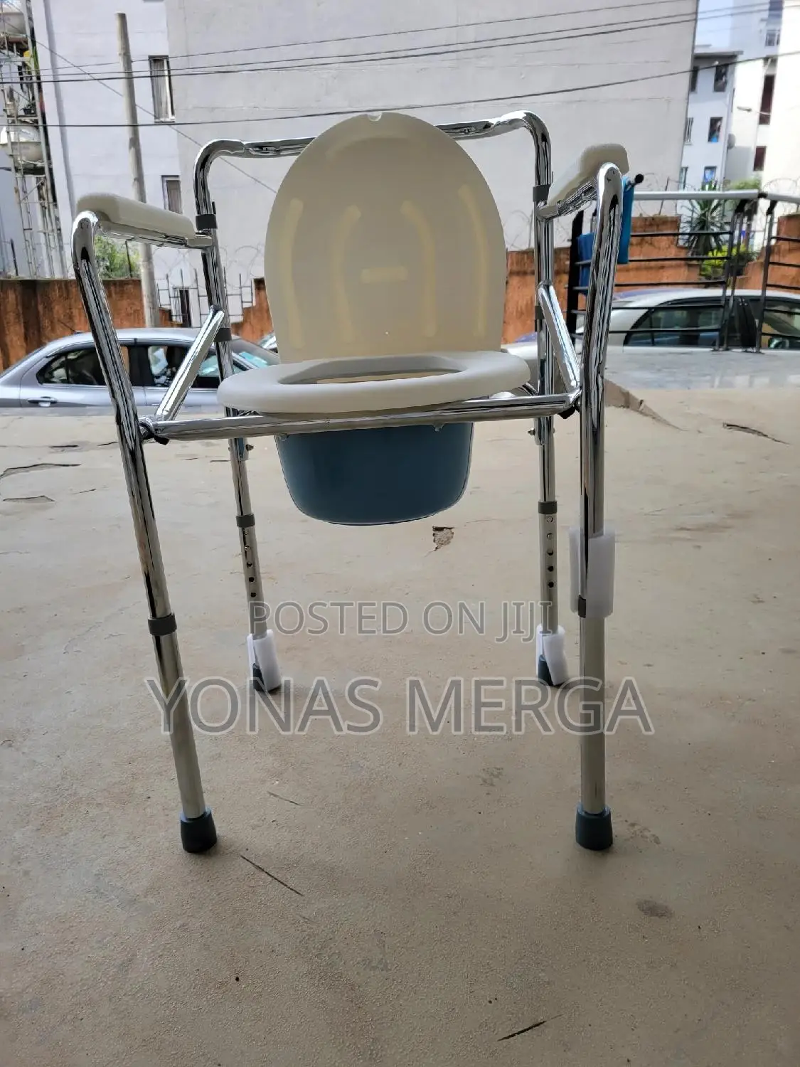 Bedside Commode or as a Toilet Chair丼ةcapacity:150 KGS/Potty