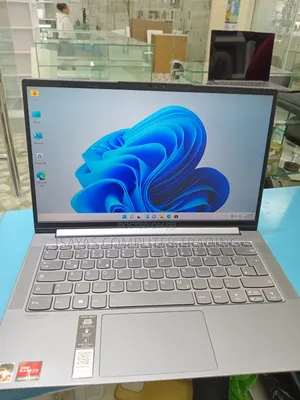 New Laptop Lenovo 16GB AMD Ryzen 7 SSD 1T
