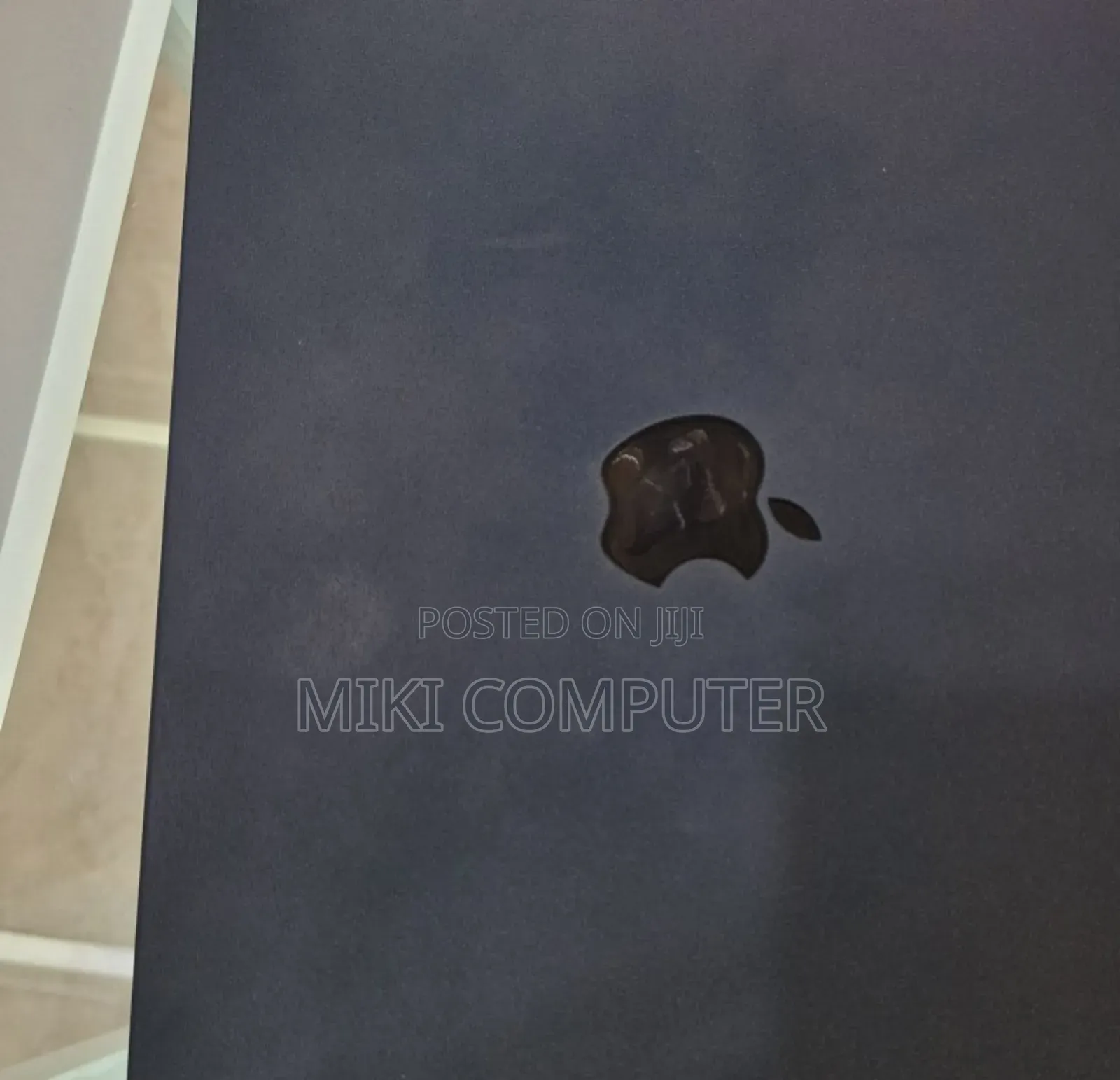 New Laptop Apple MacBook Air 2022 M2 8GB Intel SSD 256GB