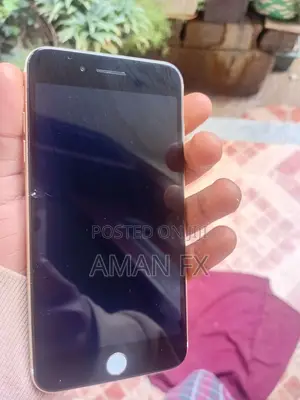 Photo - Apple iPhone 7 Plus 32 GB Silver