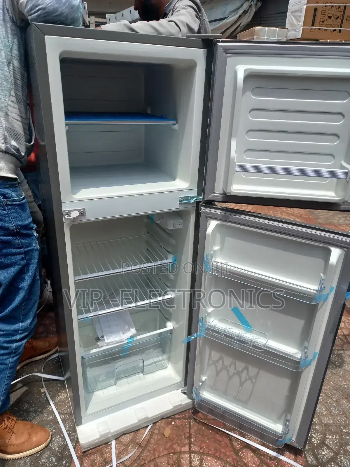 Frost Refrigerator 205