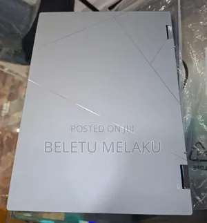 New Laptop Asus ZenBook Flip 14 UX461UN 16GB Intel Core I7 SSD 1T