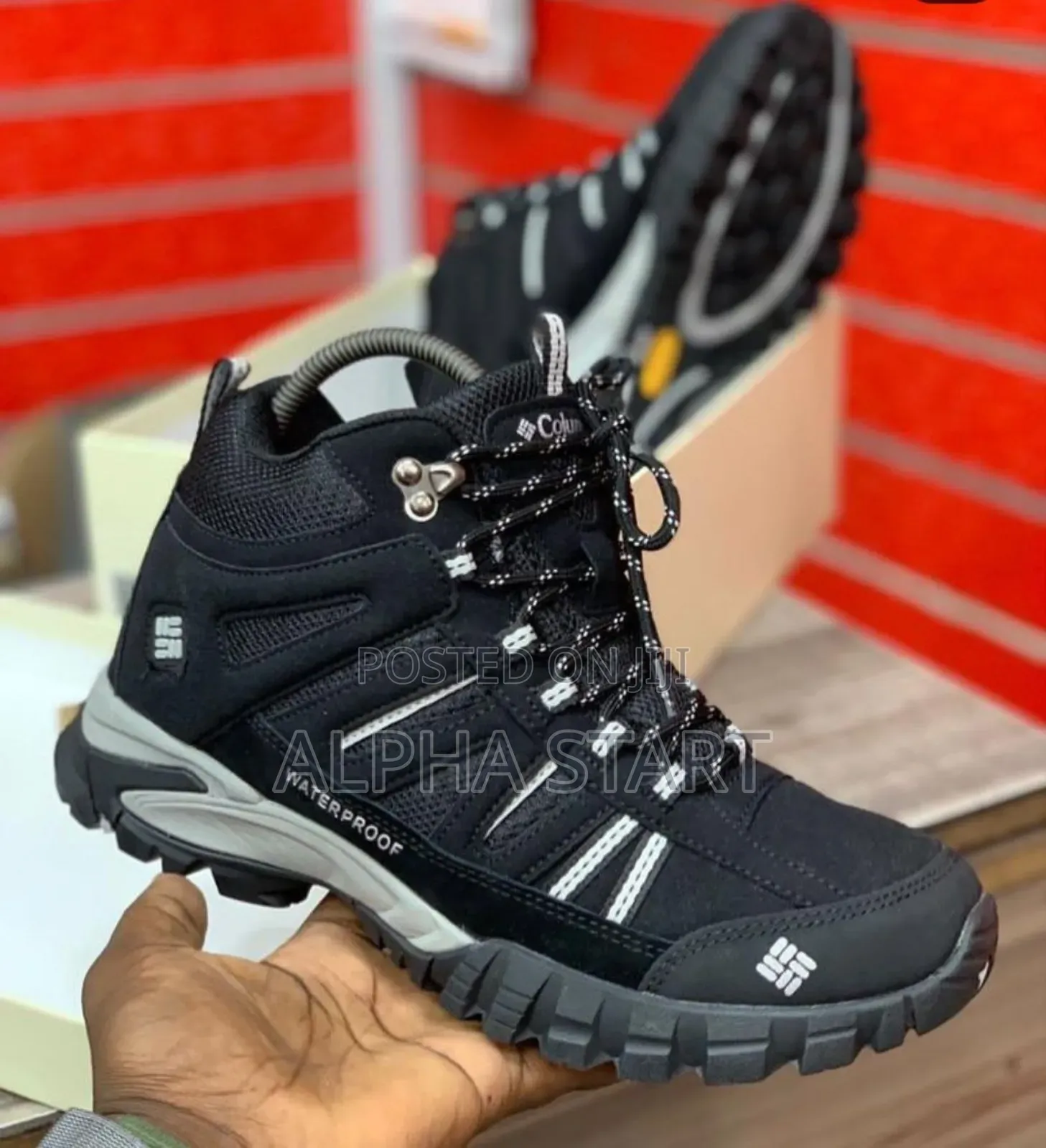 Original Columbia Hiking Boots Shoes 
 Made in Vietnam