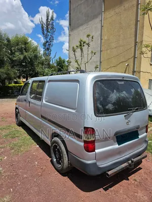 Toyota HiAce 1998 Silver