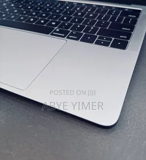 New Laptop Apple MacBook Pro 2017 8GB Intel Core I5 SSD 256GB