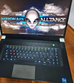 New Laptop Alienware M17x R2 16GB Intel Core I7 SSD 1T