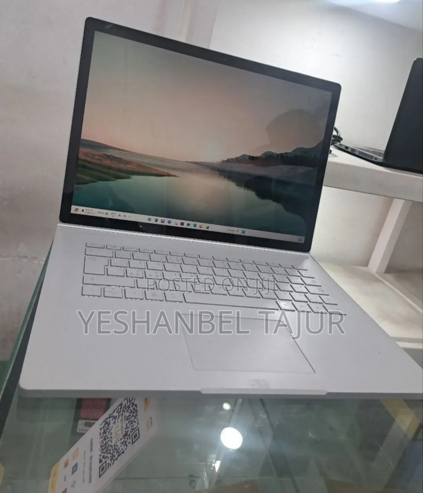 New Laptop Microsoft Surface Book 2 16GB Intel Core I7 SSD 256GB