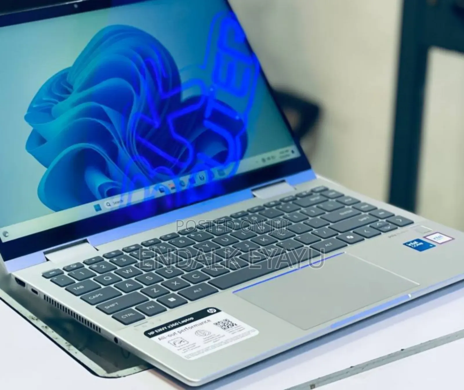 New Laptop HP Envy X360 8GB Intel Core I5 SSD 512GB