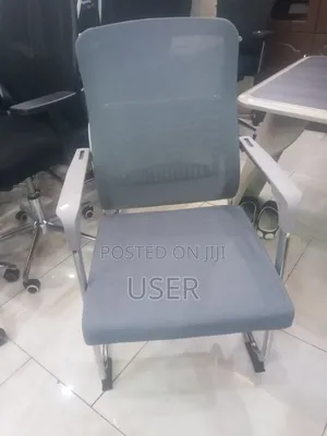 Photo - U Leg Gust Chair