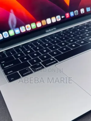 New Laptop Apple MacBook Pro 2017 16GB Intel Core I7 SSD 512GB