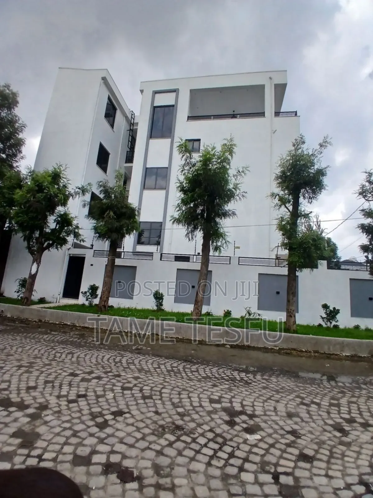Furnished 10bdrm House in Washington Compound, Bole for sale