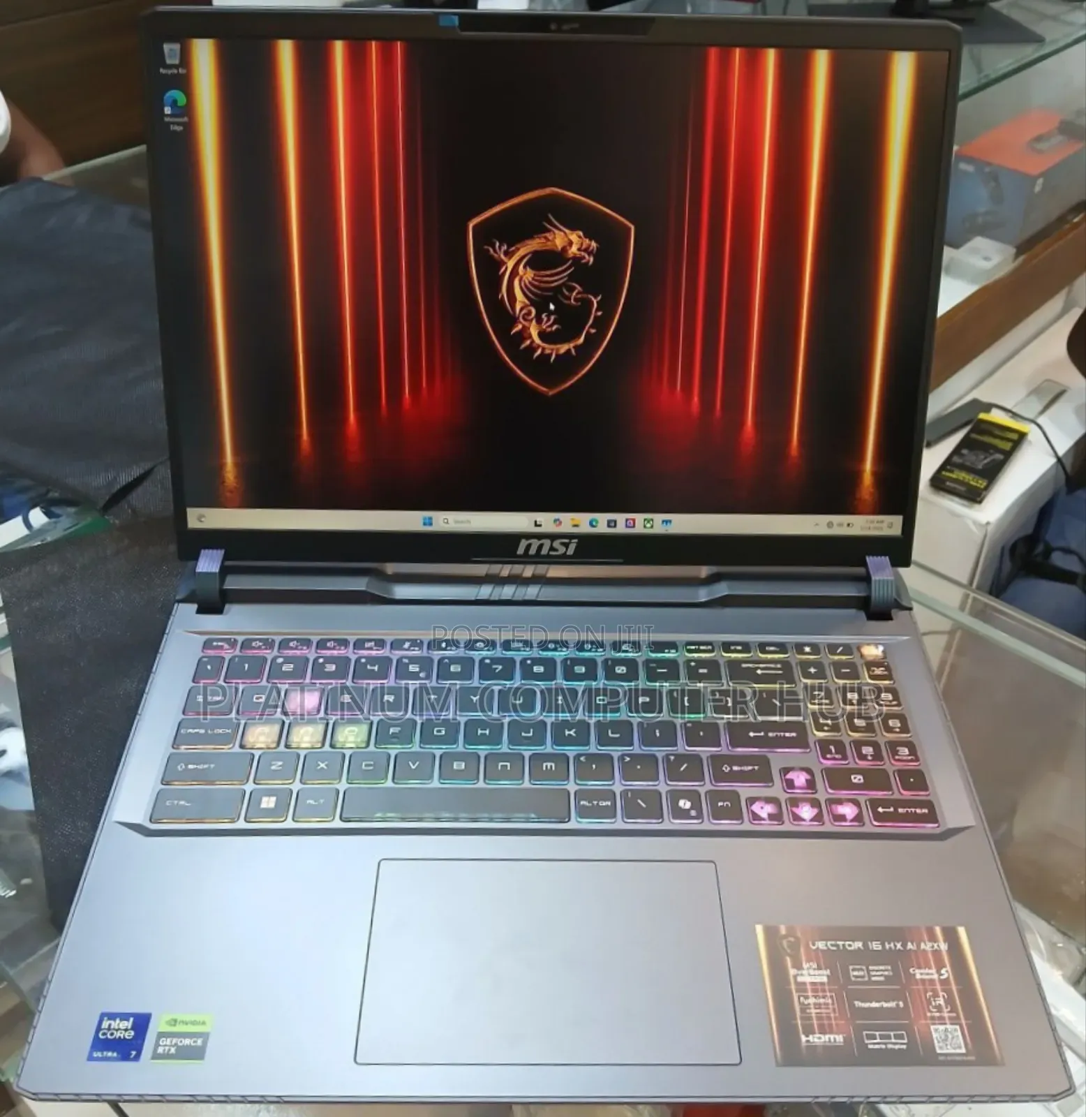 New Laptop MSI Vector 16 HX AI A2XWIG 16GB Intel Core Ultra 7 SSD 1T