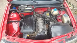 Volkswagen Golf 2005 Red