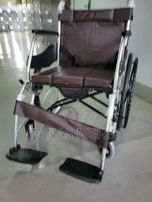 Photo - Bucket, Rolling Wheelchair孝غshower Commode Wheelchair٧٧wheel